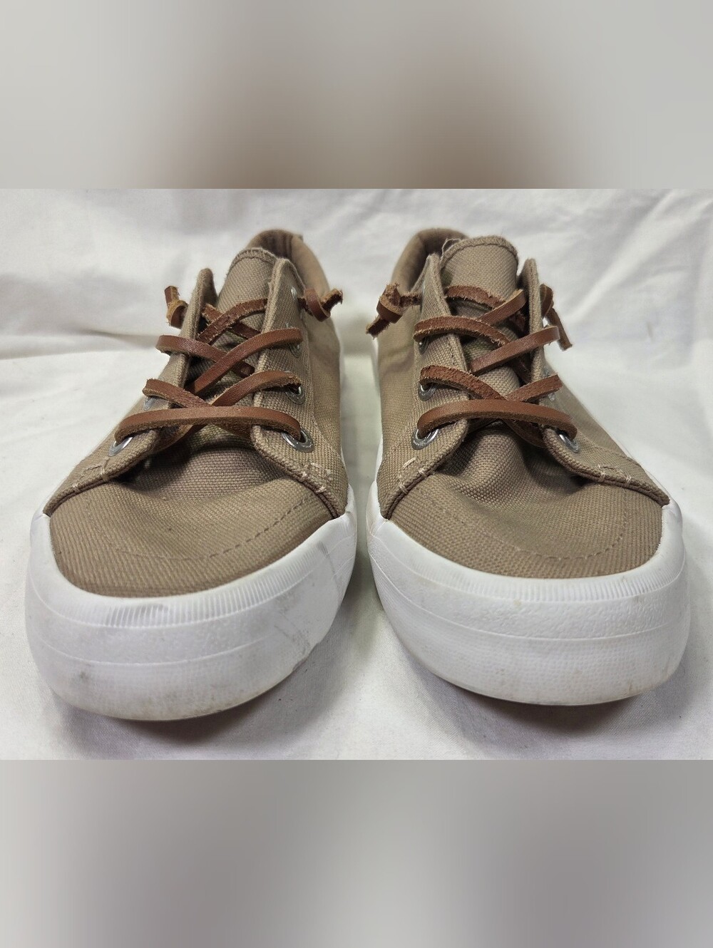 Tommy Bahama Women's Canvas Slip On Sneakers Tan Khaki Leather Laces Sz 7 - Picture 2 of 12